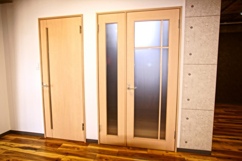 まるでカフェやギャラリーのような雰囲気、インダストリアル空間へのリノベーション／淡路島／淡路市
