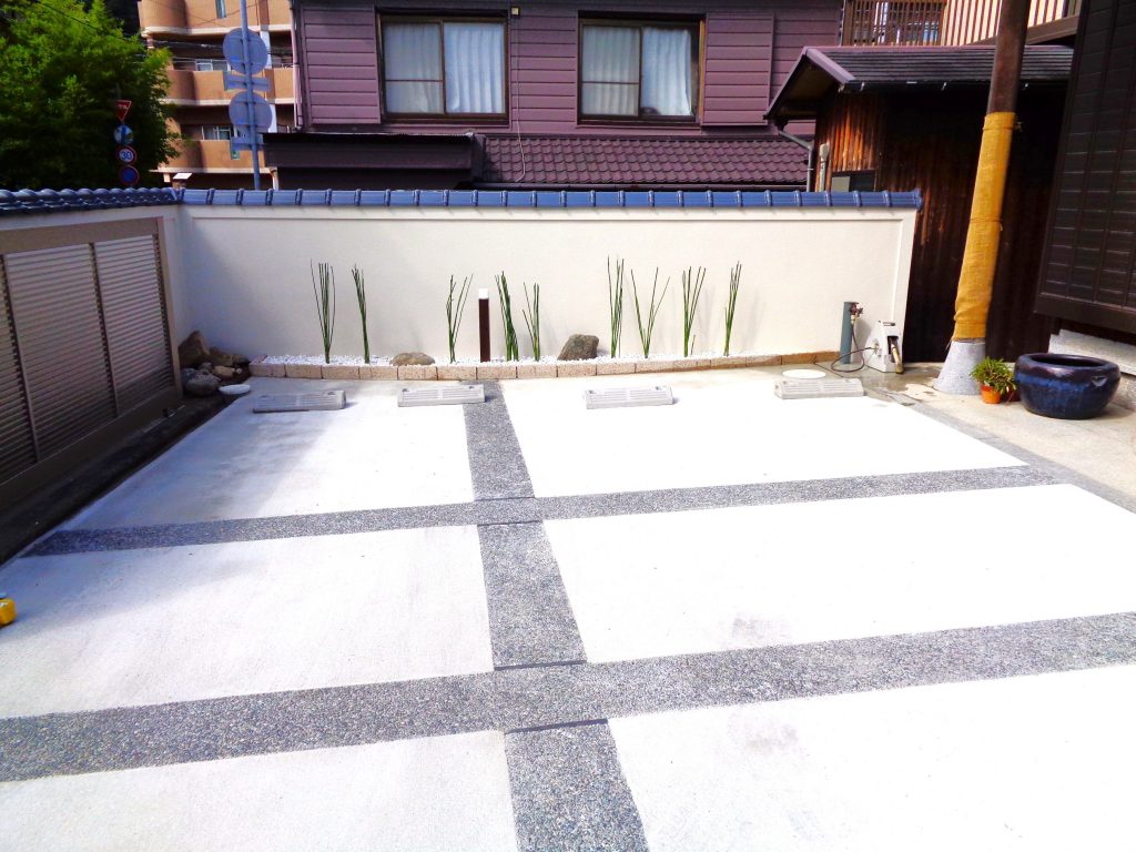 和モダンの美しさ際立つ外構デザイン—時とともに深まる趣を楽しむ空間 /淡路島 / 淡路市