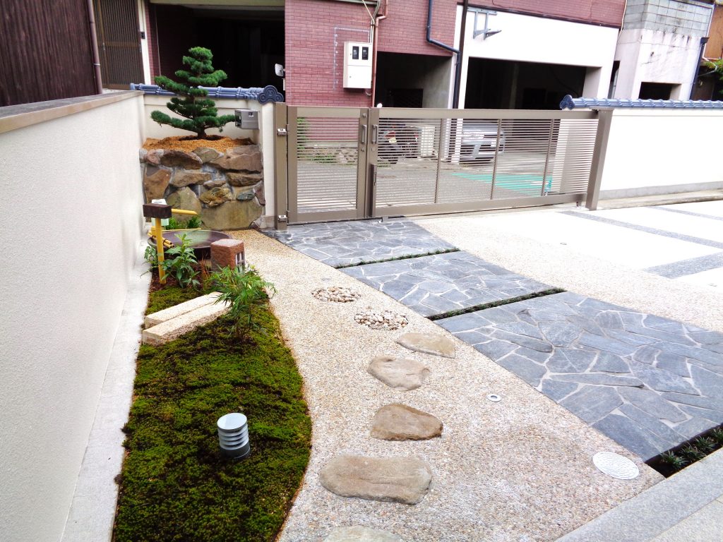 和モダンの美しさ際立つ外構デザイン—時とともに深まる趣を楽しむ空間 /淡路島 / 淡路市