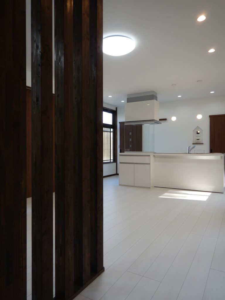 家族の絆を深める、広々アイランドキッチンが魅力的なリノベーション／淡路島／南あわじ市