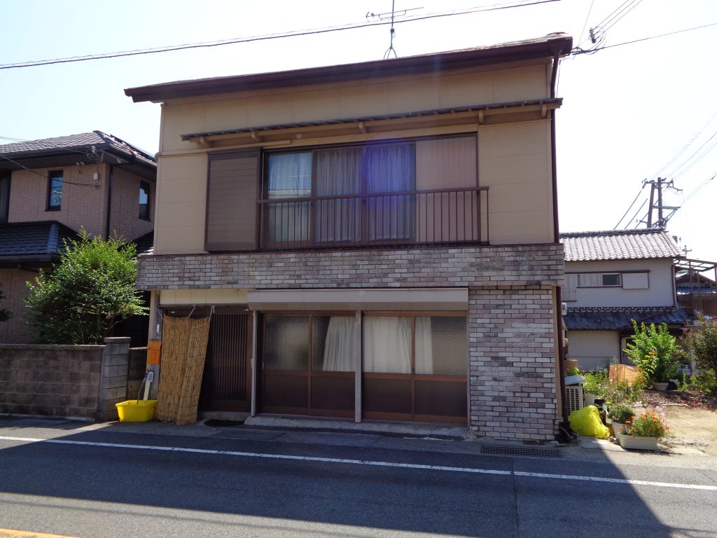 外壁の貼替・玄関引戸交換と室内のリフォーム／淡路島／淡路市／Ｋ様邸　