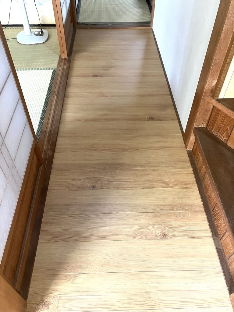 壁の塗り替えと床の重ね張りで和モダンテイストのお家に／淡路島／淡路市