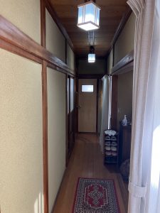 壁の塗り替えと床の重ね張りで和モダンテイストのお家に／淡路島／淡路市
