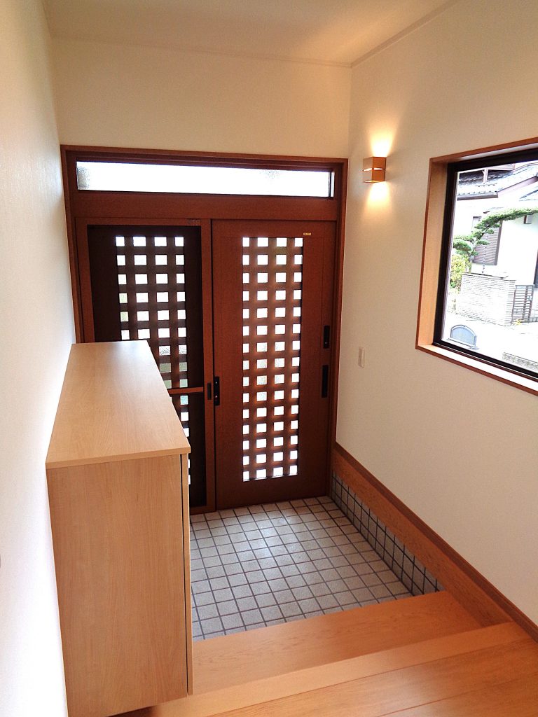新たな魅力を加えたモダン和風の玄関作り／淡路島／淡路市
