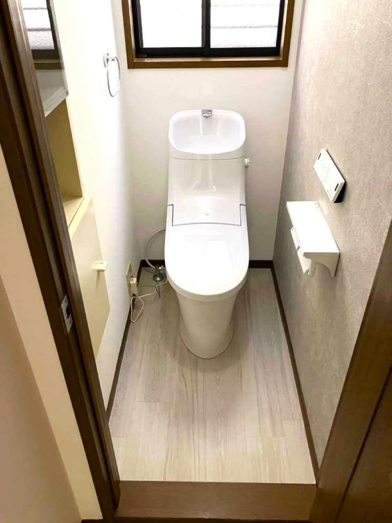 明るくおしゃれな空間へ生まれ変わる！壁付I型キッチンから造作対面キッチンへのLDKリフォーム／淡路島／淡路市