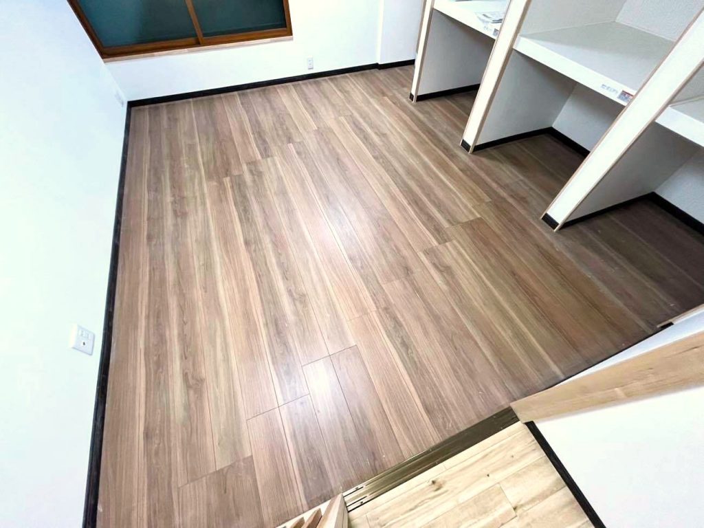 魅力溢れる木製格子が彩る！2階物置を多目的空間にリノベーション/淡路島 / 淡路市