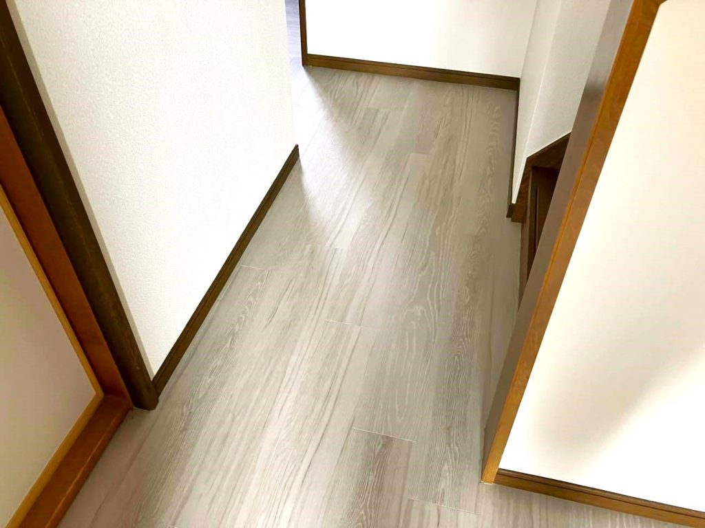 明るくおしゃれな空間へ生まれ変わる！壁付I型キッチンから造作対面キッチンへのLDKリフォーム／淡路島／淡路市