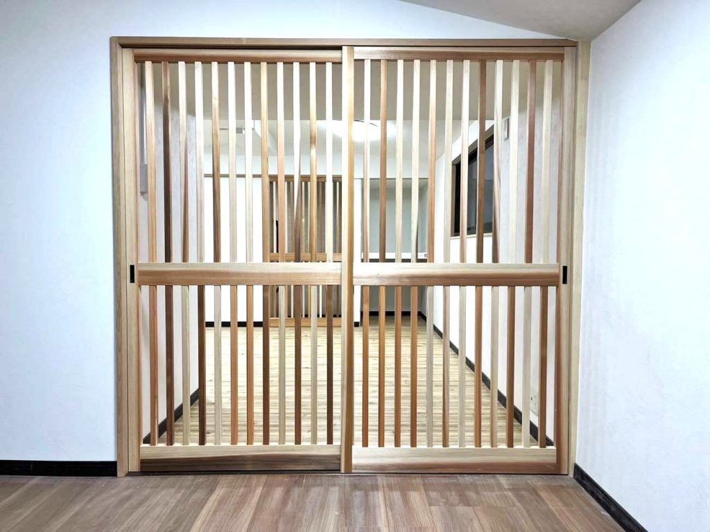 魅力溢れる木製格子が彩る！2階物置を多目的空間にリノベーション/淡路島 / 淡路市