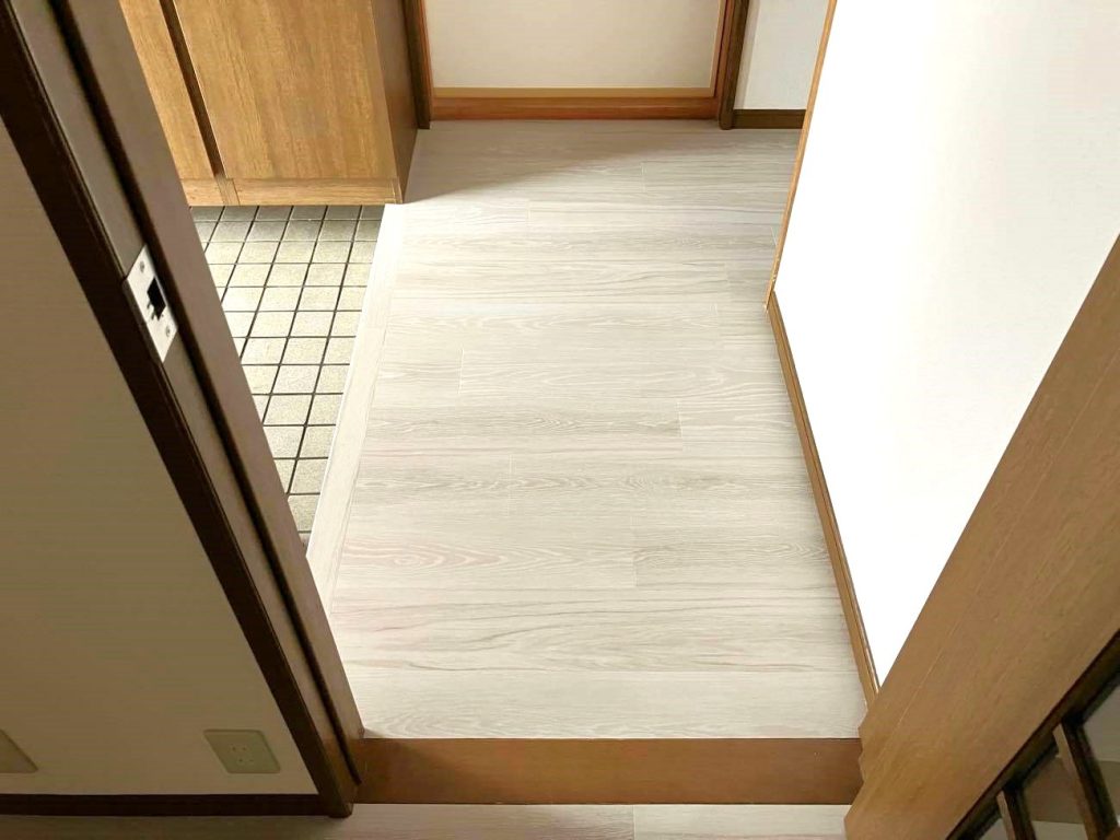 明るくおしゃれな空間へ生まれ変わる！壁付I型キッチンから造作対面キッチンへのLDKリフォーム／淡路島／淡路市