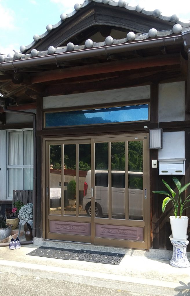 玄関引き戸リフォーム｜LIXILリシェントで1日施工＆おしゃれな玄関に一新／淡路島／洲本市