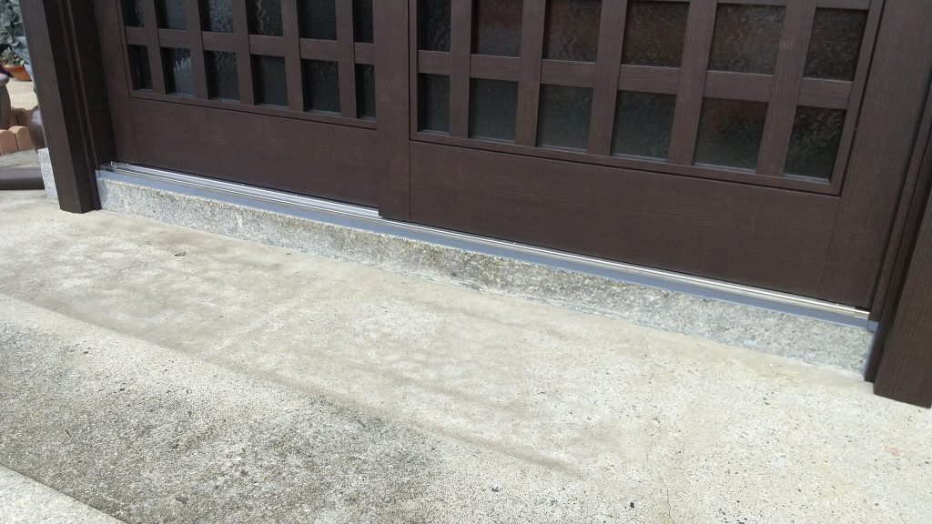 玄関引き戸リフォーム｜LIXILリシェントで1日施工＆おしゃれな玄関に一新／淡路島／洲本市