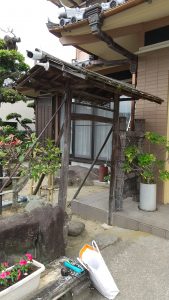 人工強化竹垣で門まわりを一新！和風建築に調和する施工事例／淡路島／南あわじ市