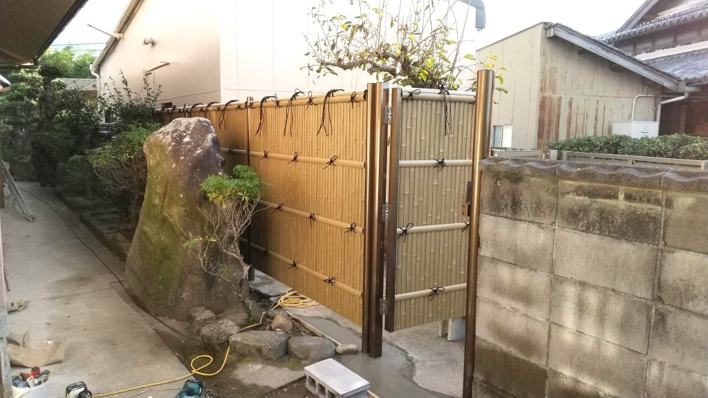 人工強化竹垣で門まわりを一新！和風建築に調和する施工事例／淡路島／南あわじ市