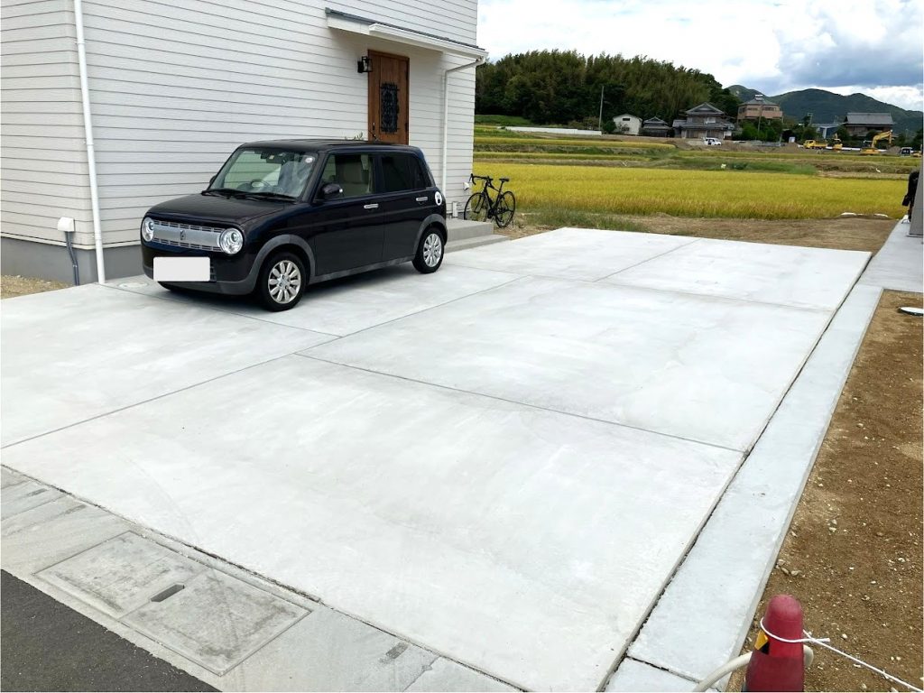LIXILフェンスAB・ハイグリッドUF8型採用｜シンプルで機能的な新築外構プラン／淡路島／淡路市