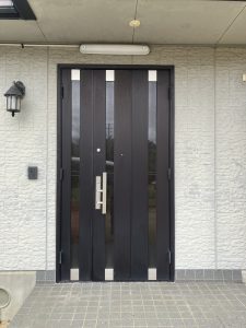 採風タイプで玄関の風通し改善｜LIXILリシェントをカバー工法で施工／淡路島／淡路市