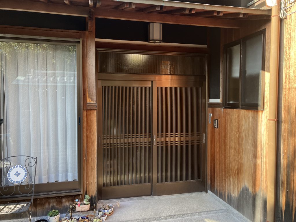 180cm以上でも安心｜リシェント玄関引戸で広々玄関に／淡路島／淡路市