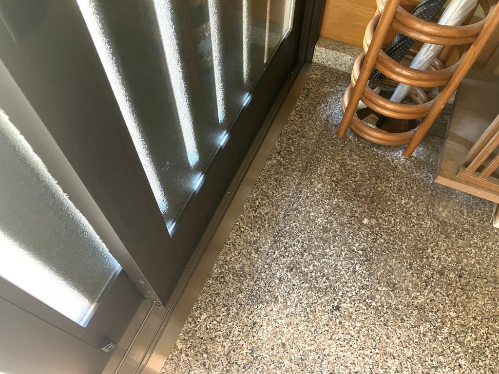 180cm以上でも安心｜リシェント玄関引戸で広々玄関に／淡路島／淡路市