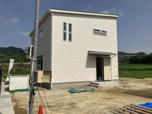 LIXILフェンスAB・ハイグリッドUF8型採用｜シンプルで機能的な新築外構プラン／淡路島／淡路市