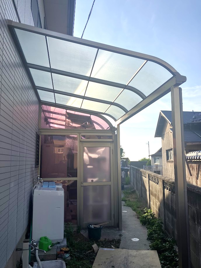 洗濯物干しに最適｜LIXIL「スピーネ」テラスを2か所設置して家事ラクな外構リフォーム／淡路島／淡路市